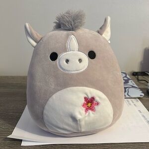 Kentucky derby squishmallow: Lilly